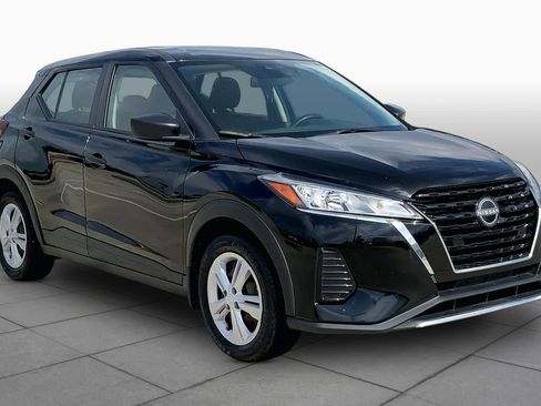 Used 2023 Nissan Kicks S FWD image 2