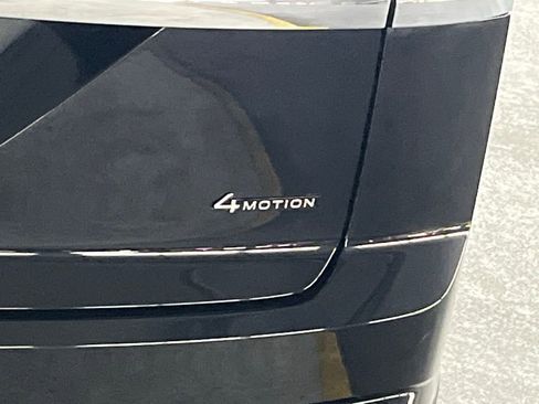 Used 2023 Volkswagen Atlas Cross Sport SE image 32