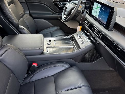 New 2026 Lincoln Aviator Reserve image 16