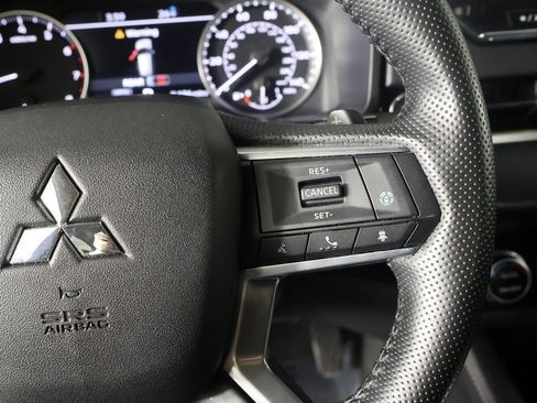 Used 2024 Mitsubishi Outlander SE Black Edition image 44