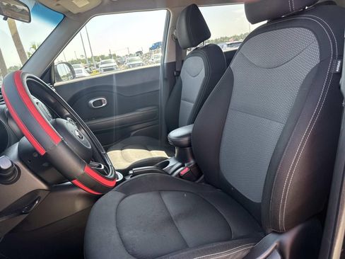 Used 2019 Kia Soul + FWD image 15