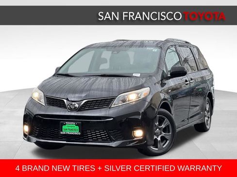 Certified 2019 Toyota Sienna SE w/ SE Preferred Package image 1