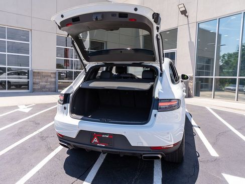 Used 2019 Porsche Macan AWD/4WD image 48