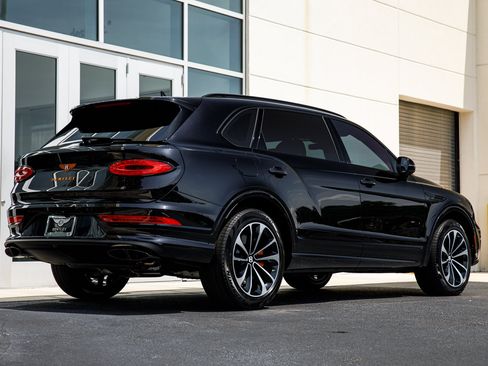 Certified 2023 Bentley Bentayga Extended Wheelbase AWD/4WD image 7