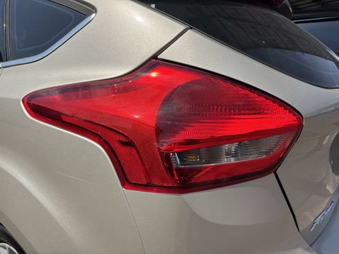 Used 2017 Ford Focus Titanium FWD image 9