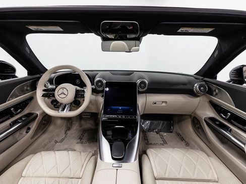 Used 2023 Mercedes-Benz SL 63 AMG 4MATIC image 30