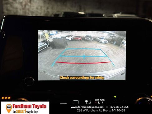 Used 2023 Toyota Highlander XLE AWD/4WD image 27