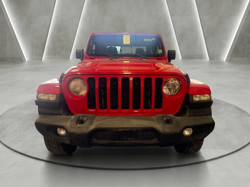 Used 2021 Jeep Gladiator Sport AWD/4WD image 2