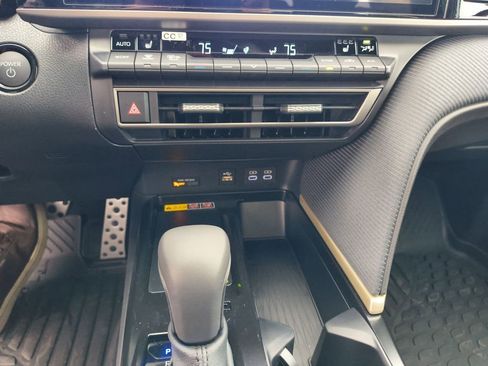 New 2026 Toyota Camry Hybrid w/ Multimedia Upgrade Package image 19