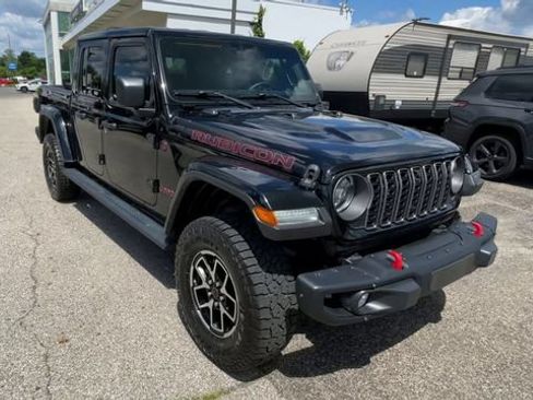 Used 2024 Jeep Gladiator Rubicon AWD/4WD image 4
