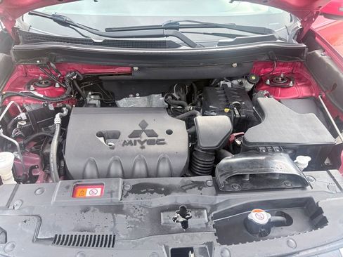 Used 2018 Mitsubishi Outlander SE AWD/4WD image 31