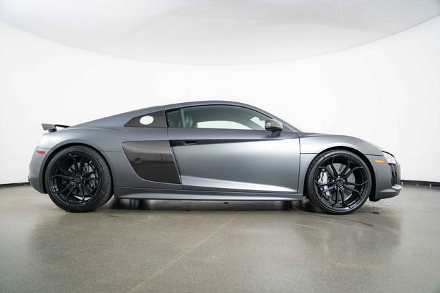Used 2017 Audi R8 V10 plus AWD/4WD image 9