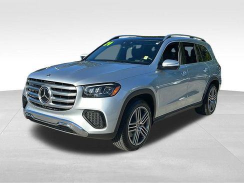 Used 2024 Mercedes-Benz GLS 450 4MATIC image 3