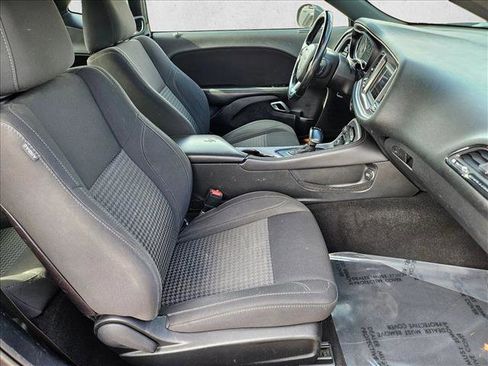 Used 2019 Dodge Challenger SXT image 19