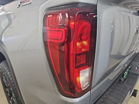 Used 2025 GMC Sierra 1500 Elevation AWD/4WD image 38