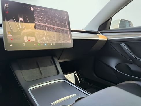 Used 2023 Tesla Model 3 Standard Range RWD image 47