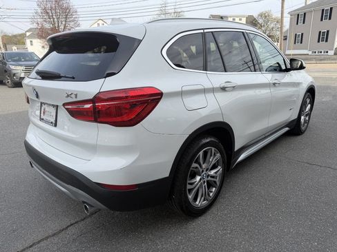 Used 2017 BMW X1 xDrive28i image 9