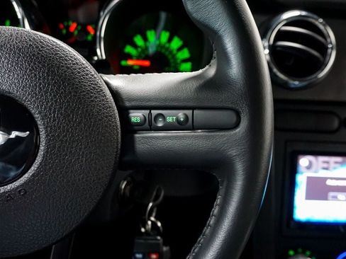 Used 2005 Ford Mustang GT RWD image 40