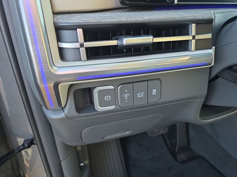 Used 2025 Hyundai Santa Fe Limited image 13