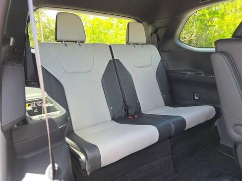New 2026 Lexus TX 500h AWD image 15