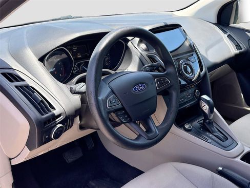 Used 2015 Ford Focus SE FWD image 9