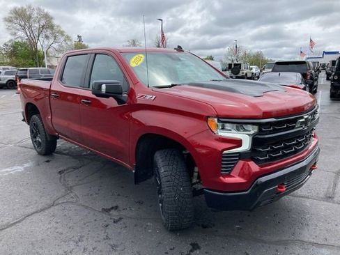 Used 2024 Chevrolet Silverado 1500 LT Trail Boss w/ Convenience Package II AWD/4WD image 2