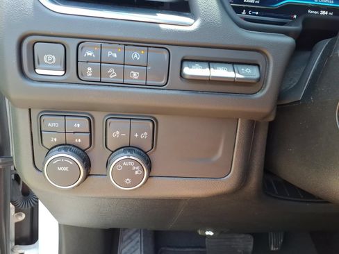 Used 2023 Chevrolet Tahoe Premier AWD/4WD image 21