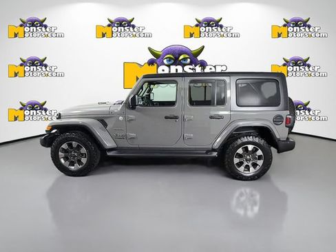 Used 2022 Jeep Wrangler Unlimited Sahara w/ Cold Weather Group AWD/4WD image 8