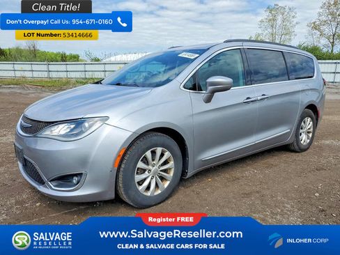 Used 2017 Chrysler Pacifica Touring-L FWD image 1