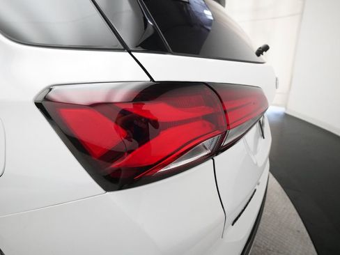 Used 2023 Chevrolet Equinox RS image 32