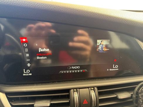 Used 2019 Alfa Romeo Giulia Ti Sport w/ Quick Order Package 22U Sport RWD image 22