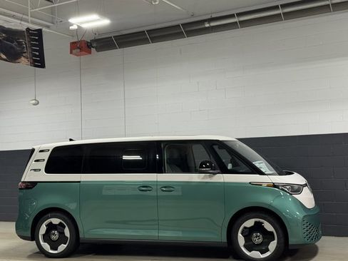 New 2025 Volkswagen ID. Buzz Pro S Plus image 5
