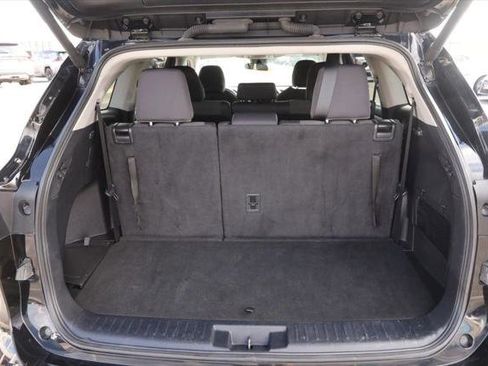 Certified 2024 Toyota Highlander LE image 7