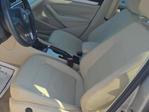 Used 2013 Volkswagen Passat 2.5 SE FWD image 9