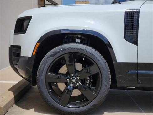 New 2025 Land Rover Defender 110 V8 image 6