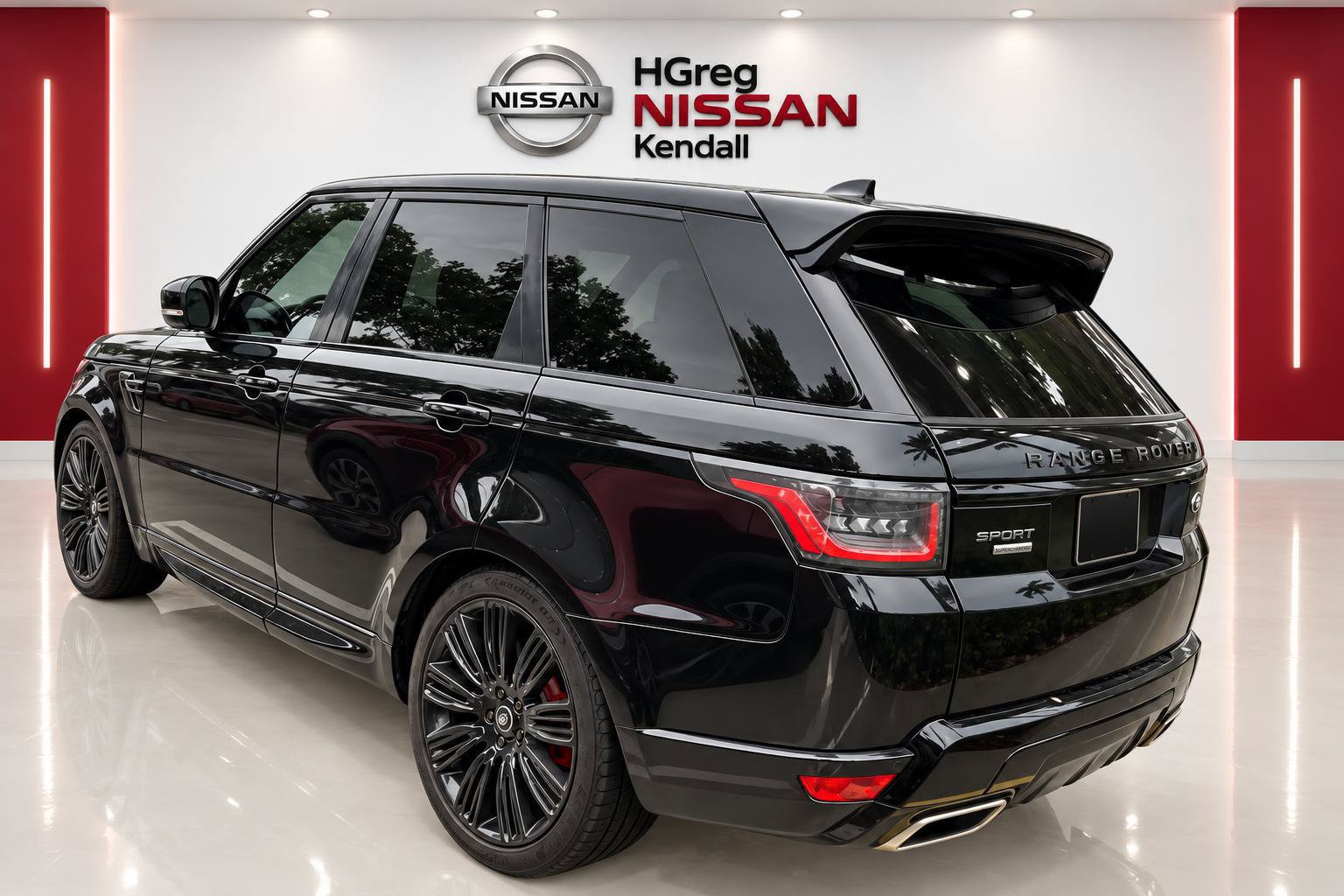 Used 2019 Land Rover Range Rover Sport Supercharged AWD/4WD image 2