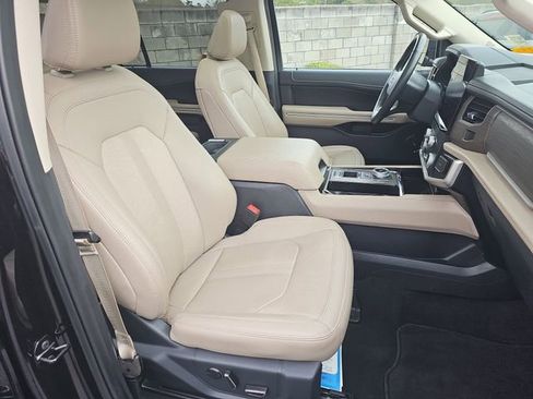 Used 2024 Ford Expedition Max Limited image 10