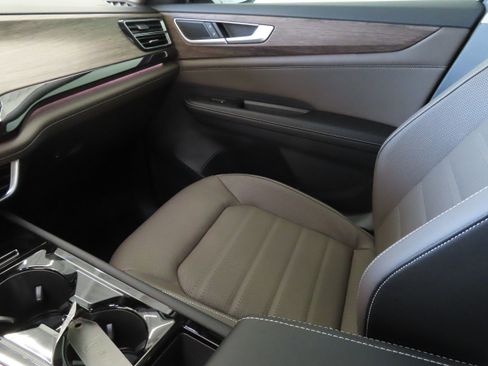 New 2025 Volkswagen Atlas SEL image 21