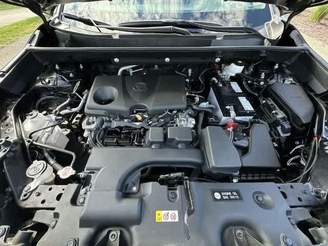 Used 2025 Toyota RAV4 XLE FWD image 23