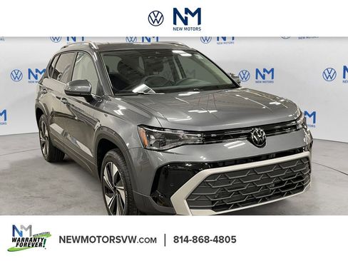 New 2026 Volkswagen Taos SE image 7