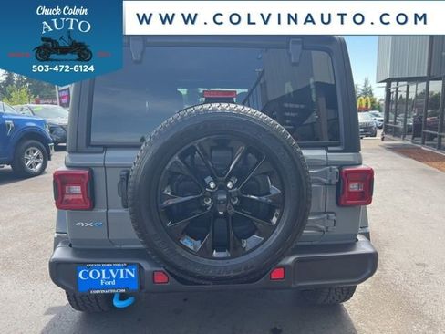 Used 2023 Jeep Wrangler Unlimited Sahara w/ Cold Weather Group AWD/4WD image 29