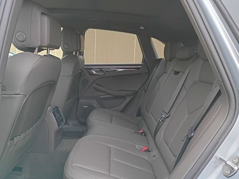 Certified 2022 Porsche Macan S AWD/4WD image 15