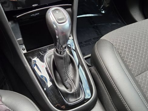 Used 2022 Buick Encore Preferred w/ Safety Package AWD/4WD image 28