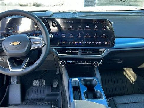 New 2026 Chevrolet Equinox EV LT image 15