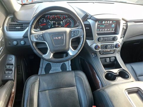 Certified 2018 GMC Yukon XL SLT image 11