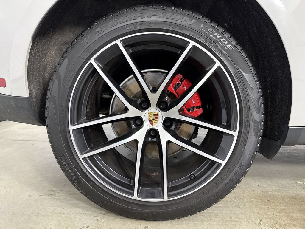 Certified 2024 Porsche Macan S w/ Premium Plus Package AWD/4WD image 16
