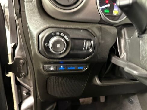 Used 2023 Jeep Wrangler Unlimited w/ Cold Weather Group image 19