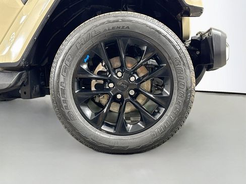 Used 2022 Jeep Wrangler Unlimited Sahara AWD/4WD image 46