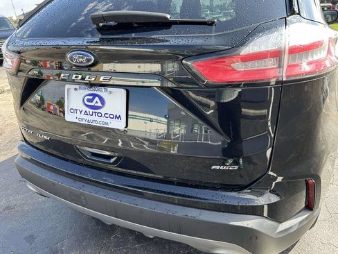 Used 2022 Ford Edge Titanium AWD/4WD image 13