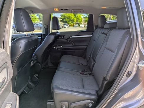 Used 2015 Toyota Highlander Plus image 18